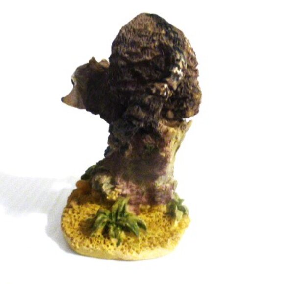 RACCOON FIGURINE DBE Montreal Quebec Resin Figurine - Picture 2 of 7